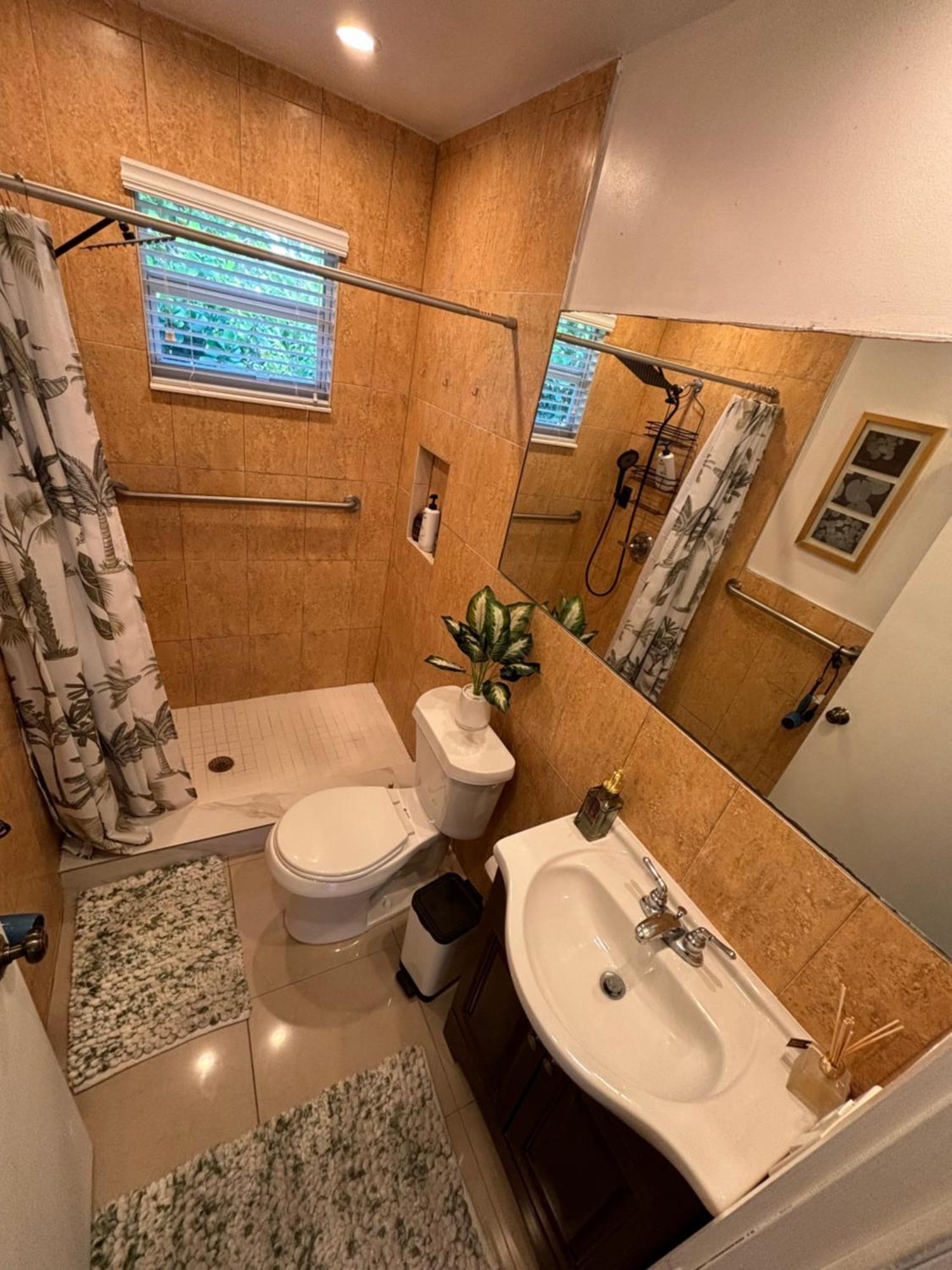 Deluxe Room In Best Location Miami In A 2 Bedrooms Unit - Parking, Laundry And Luggage Storage Kültér fotó